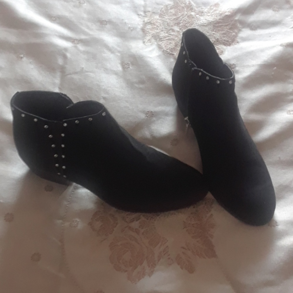 Too small only wore once